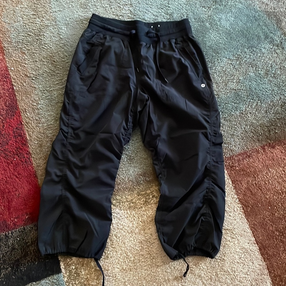 Xersion Relaxed Fit Lightweight Capris